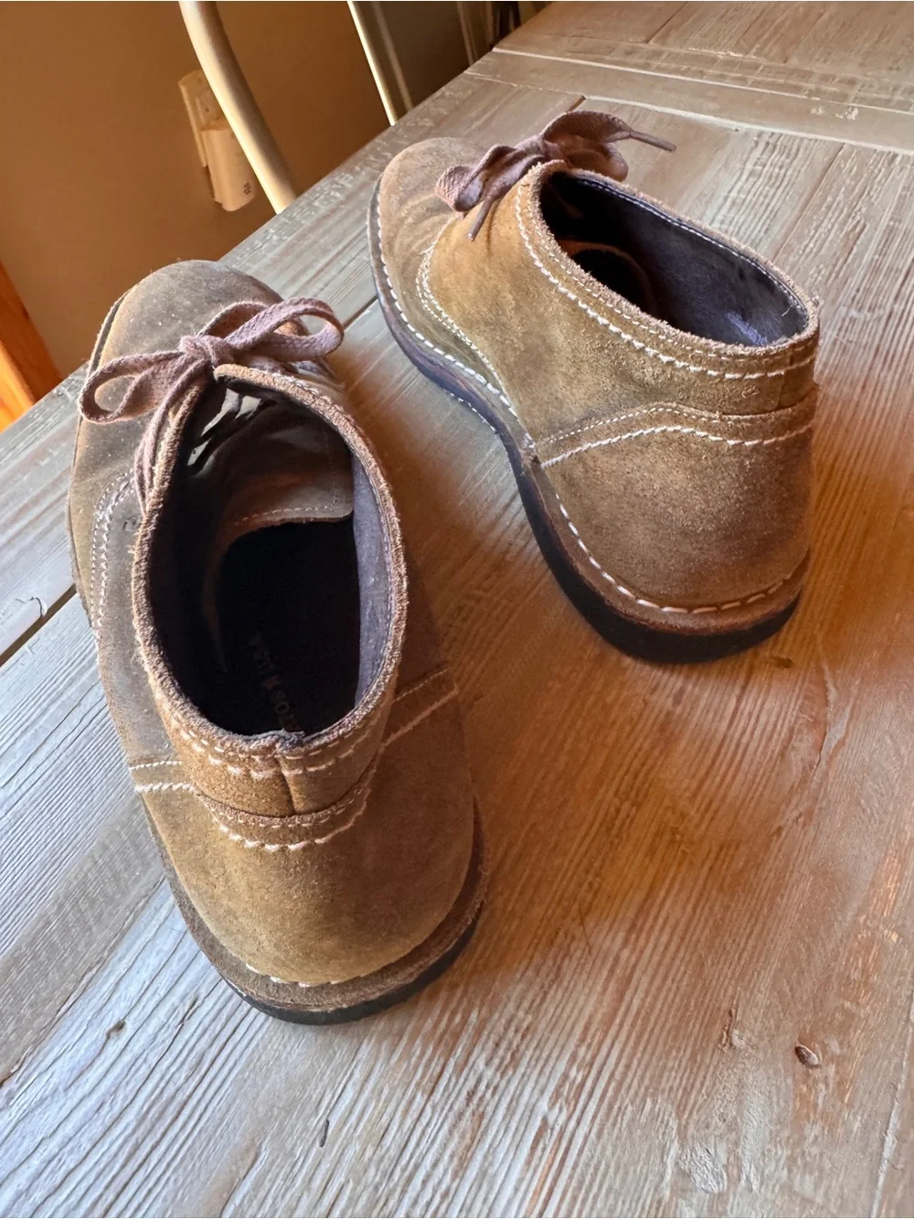 John Varvatos Men's Brown Suede Chukka Boots size 10